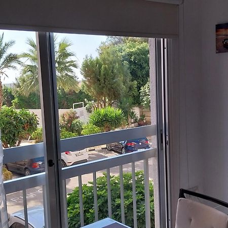 Stelia'S Seagate Studio Apt. Larnaca Buitenkant foto
