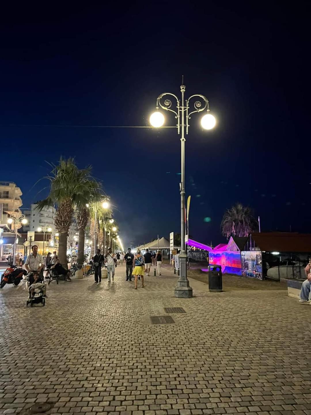Stelia'S Seagate Studio Apt. Larnaca Buitenkant foto