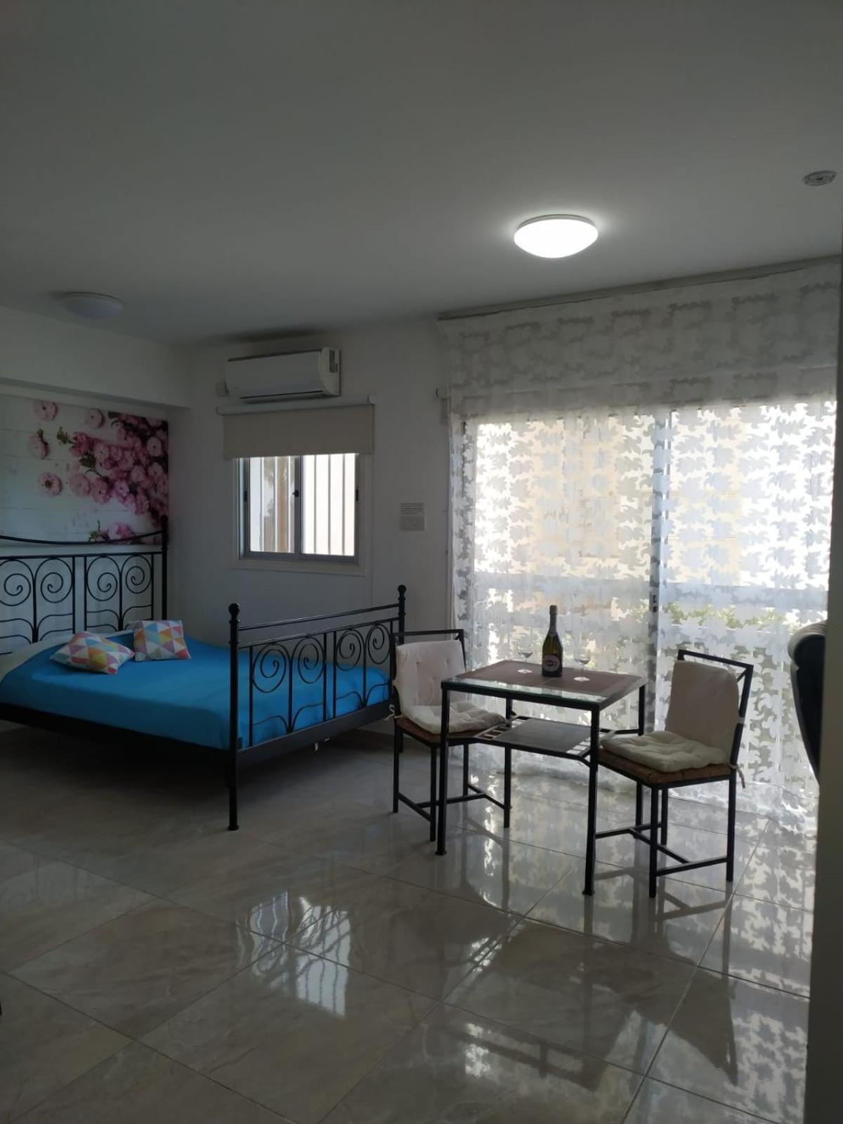 Stelia'S Seagate Studio Apt. Larnaca Buitenkant foto