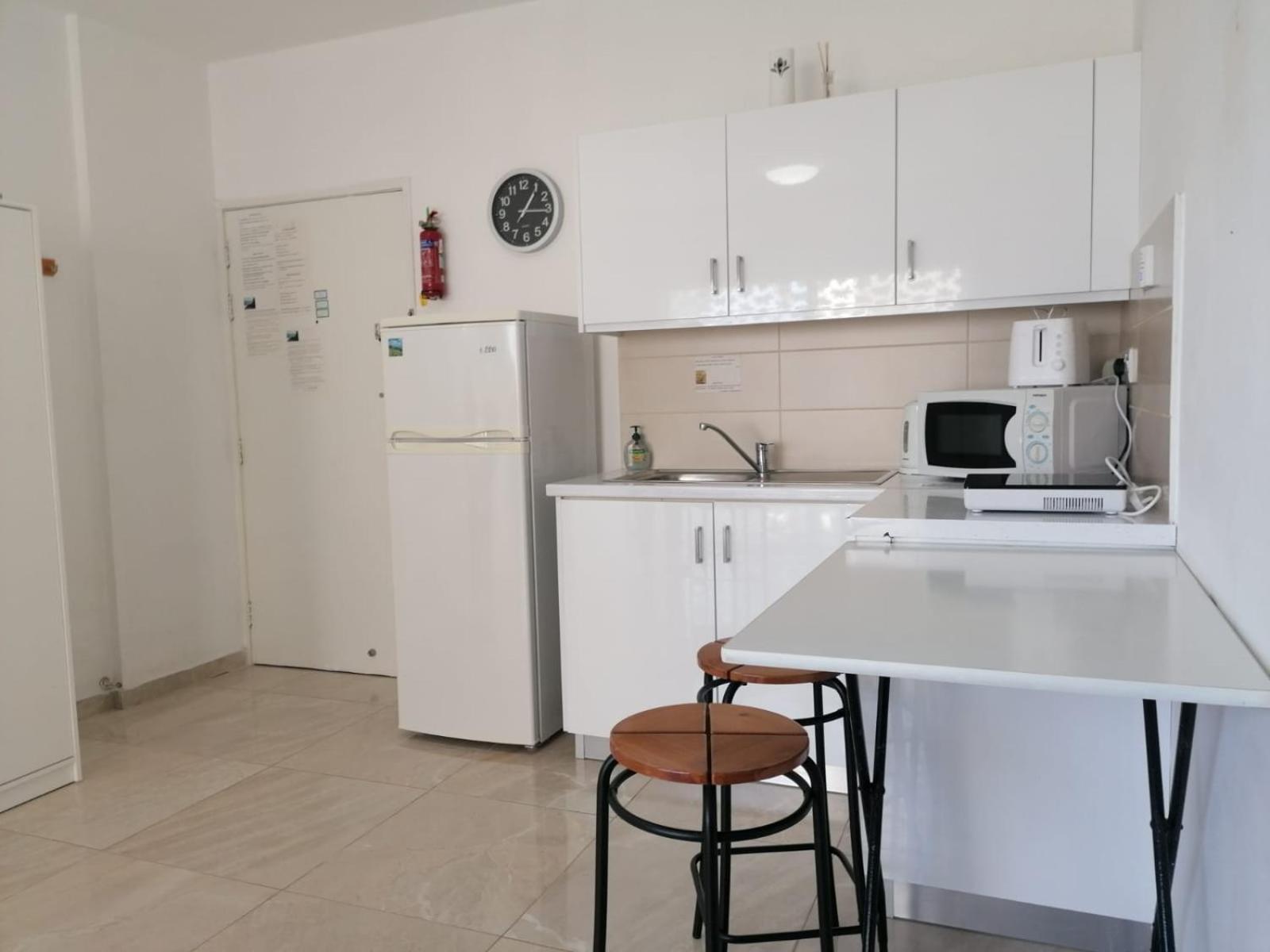 Stelia'S Seagate Studio Apt. Larnaca Buitenkant foto