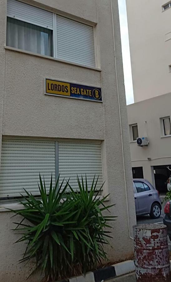 Stelia'S Seagate Studio Apt. Larnaca Buitenkant foto